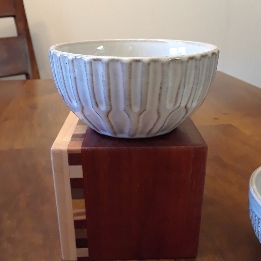 Set of 3 Hand-made Ceramic Bowls (NWOT) - Picture 7 of 10